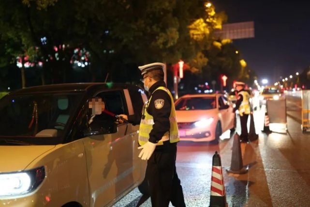 酒精測(cè)試儀多少度算酒駕，湖北仙桃男子酒精測(cè)試結(jié)果酒駕，稱是吃了蛋黃派……