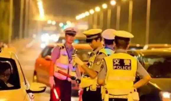 酒后幾個小時可以開車不屬于酒駕？喝酒幾小時后可以開車