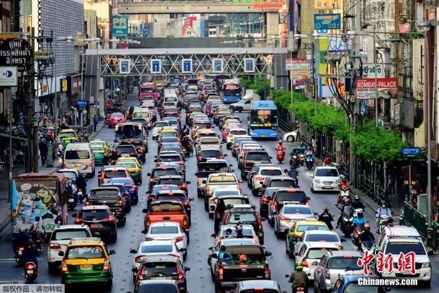 注意！這么開車不僅要錢，還要命！