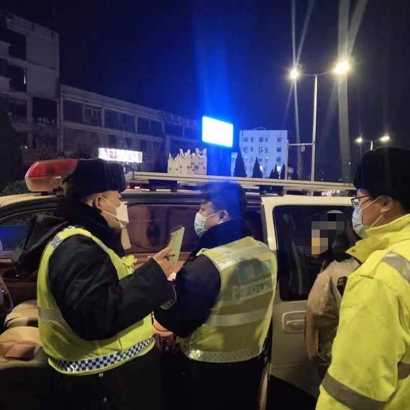 醉駕標(biāo)準(zhǔn)的酒精濃度是多少，女子和丈夫吵架一怒之下醉駕上路被查 煙臺交警一大隊又查獲3名酒司機(jī)