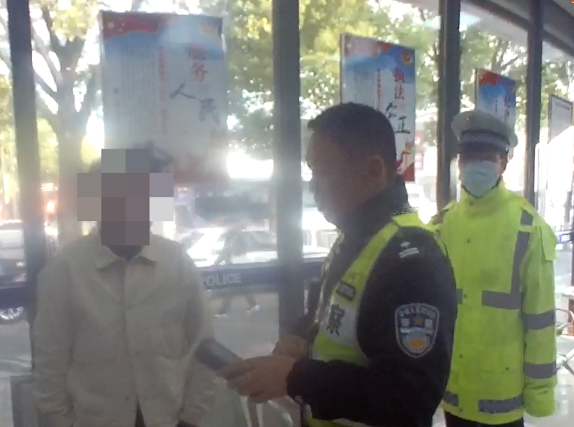 醉酒駕駛半路睡著，這樣開車很“刑”